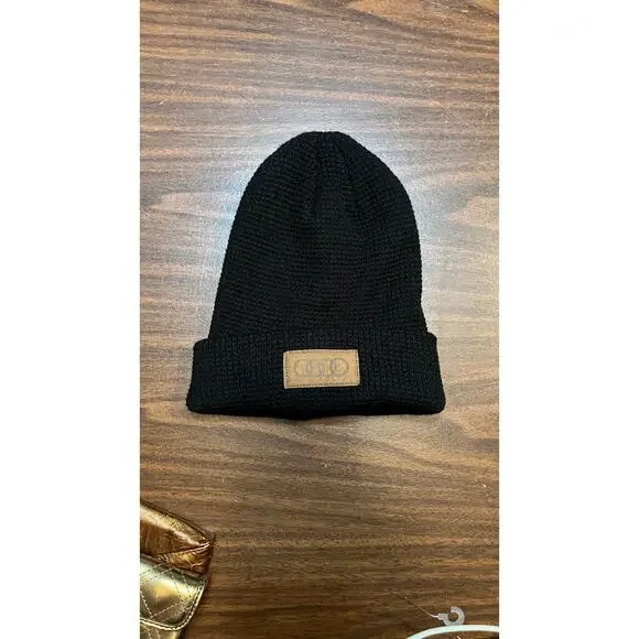 Black Knit Beanie Hat with Leather Patch Logo – Unisex Winter Cuffed Beanie - Picture 7 of 7